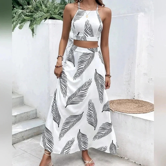 Beach Tropical Print Tie Backless Cami Top & Split Thigh Skirt Two Piece Set - Picture 3 of 5